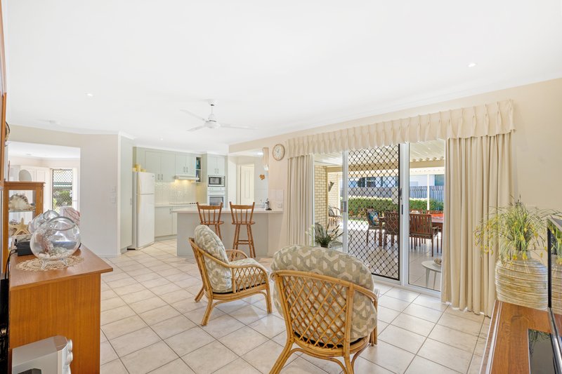 Photo - 54 Topsail Circuit, Banksia Beach QLD 4507 - Image 7