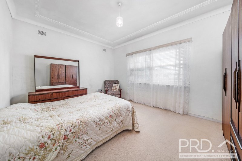 Photo - 54 Turton Avenue, Clemton Park NSW 2206 - Image 5