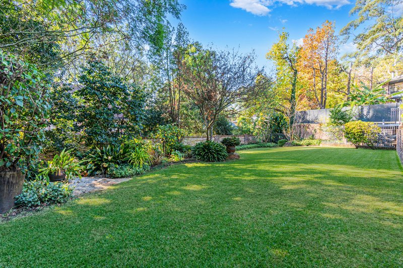 Photo - 54 Ulundri Drive, Castle Hill NSW 2154 - Image 10