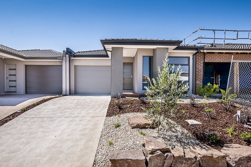 54 Walhallow Drive, Clyde North VIC 3978