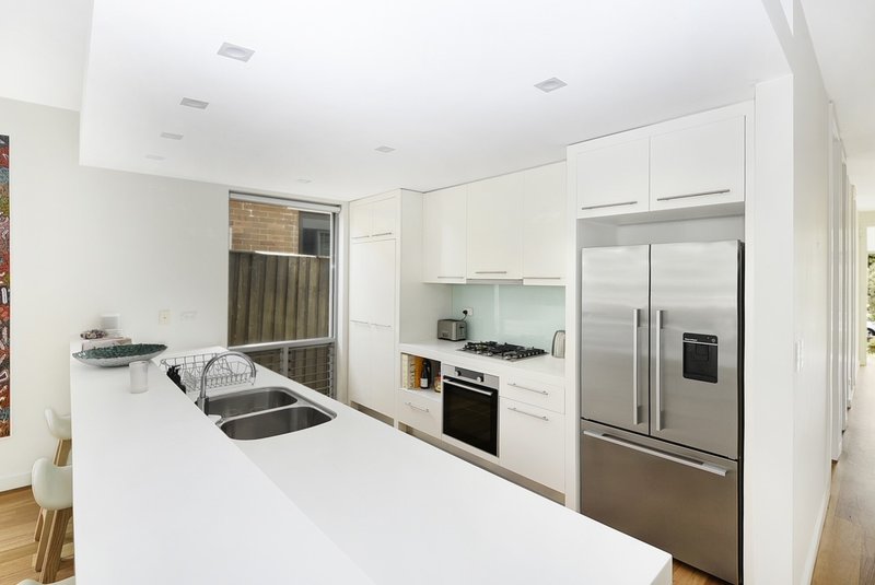 Photo - 54 Wallis Parade, North Bondi NSW 2026 - Image 4