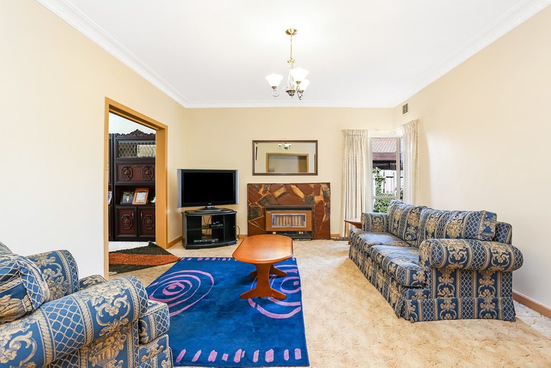 Photo - 54 Waratah Street, Thomastown VIC 3074 - Image 3