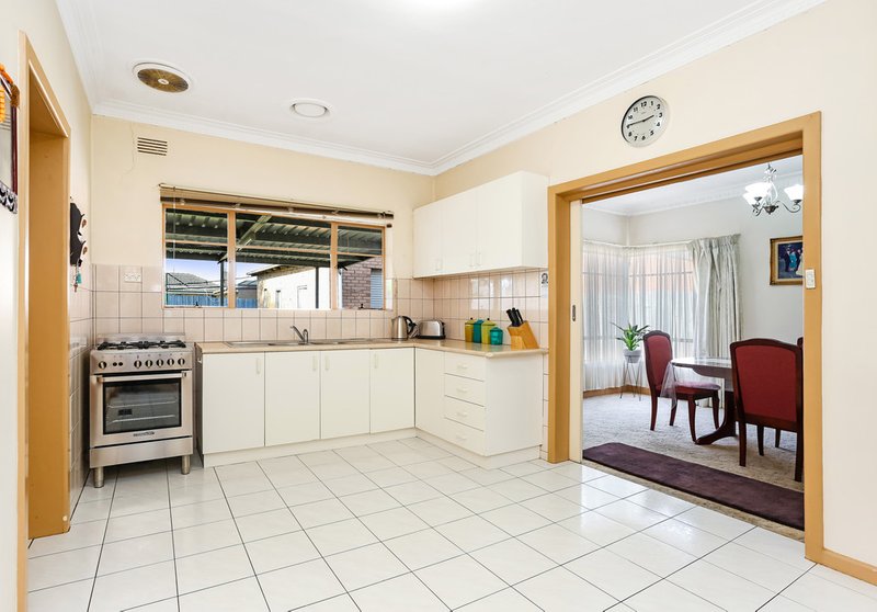 Photo - 54 Waratah Street, Thomastown VIC 3074 - Image 5