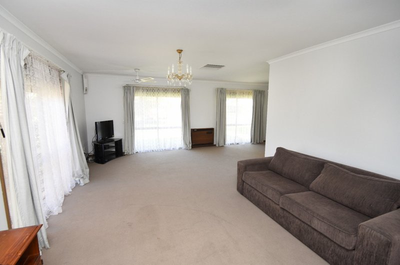 Photo - 54 Washington Drive, Mildura VIC 3500 - Image 4