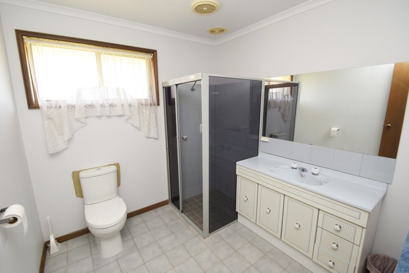 Photo - 54 Washington Drive, Mildura VIC 3500 - Image 9