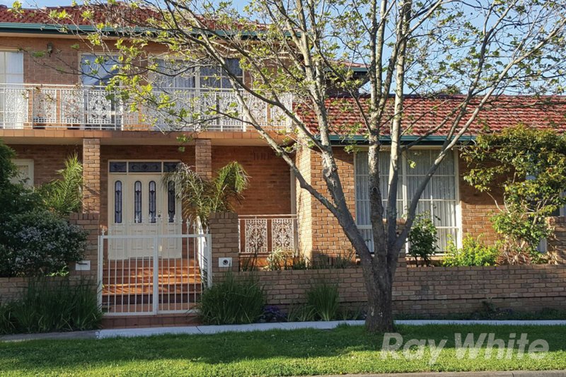 54 Watsons Road, Glen Waverley VIC 3150