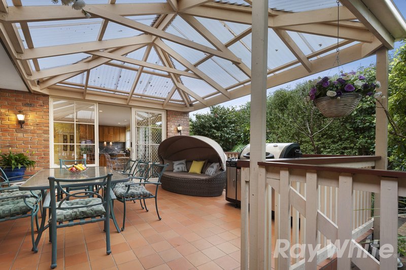 Photo - 54 Watsons Road, Glen Waverley VIC 3150 - Image 10