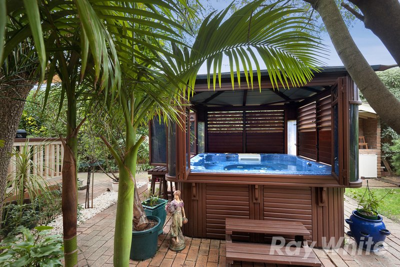 Photo - 54 Watsons Road, Glen Waverley VIC 3150 - Image 11