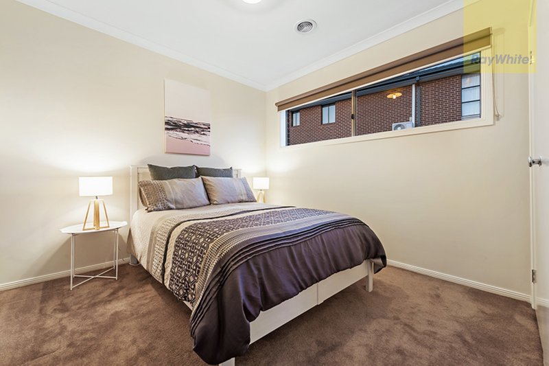 Photo - 54 Wattletree Street, Craigieburn VIC 3064 - Image 16