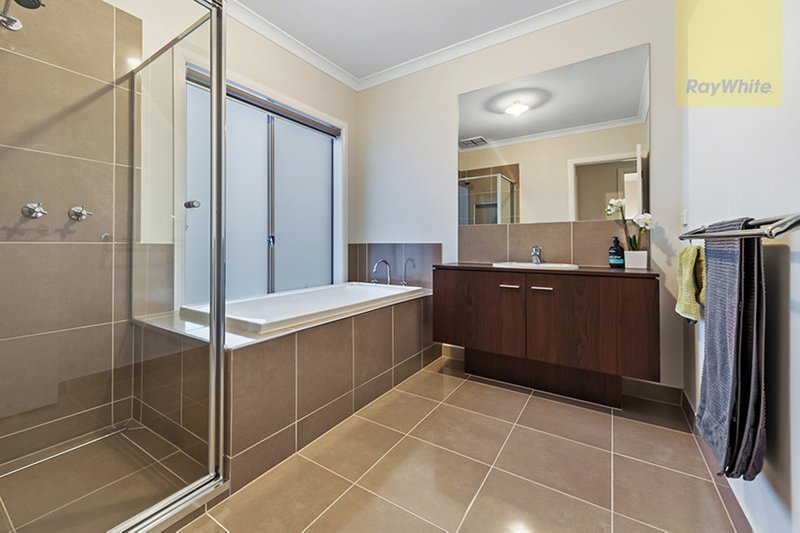 Photo - 54 Wattletree Street, Craigieburn VIC 3064 - Image 17