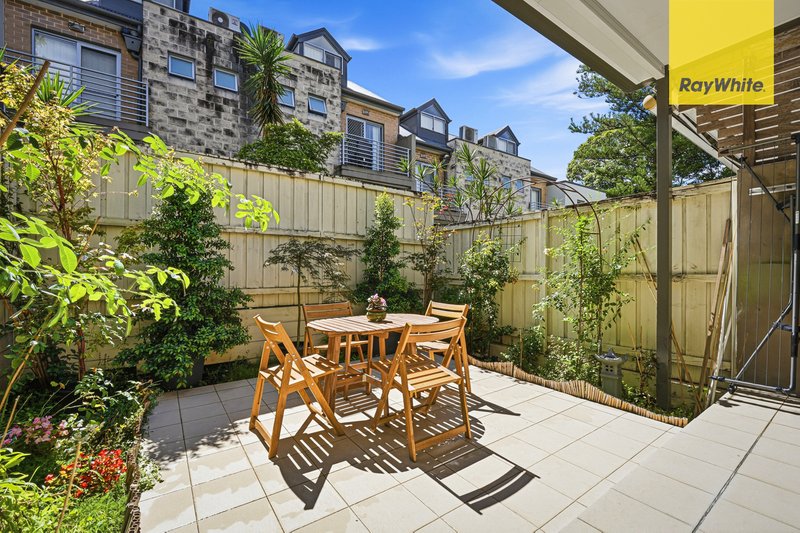 Photo - 5/4 Waugh Avenue, North Parramatta NSW 2151 - Image 2