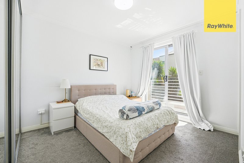 Photo - 5/4 Waugh Avenue, North Parramatta NSW 2151 - Image 9