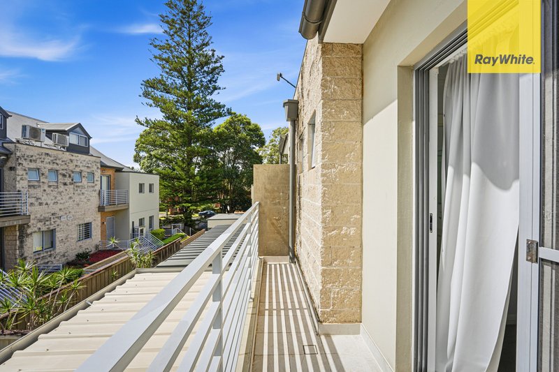 Photo - 5/4 Waugh Avenue, North Parramatta NSW 2151 - Image 11