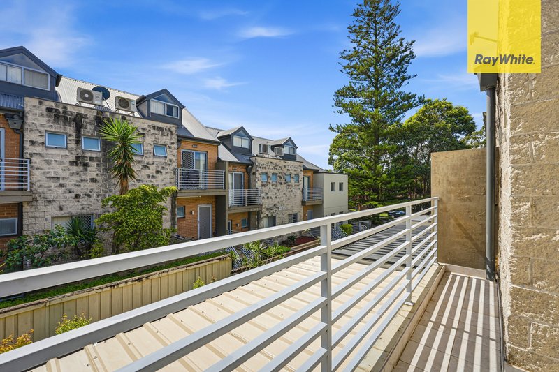 Photo - 5/4 Waugh Avenue, North Parramatta NSW 2151 - Image 12