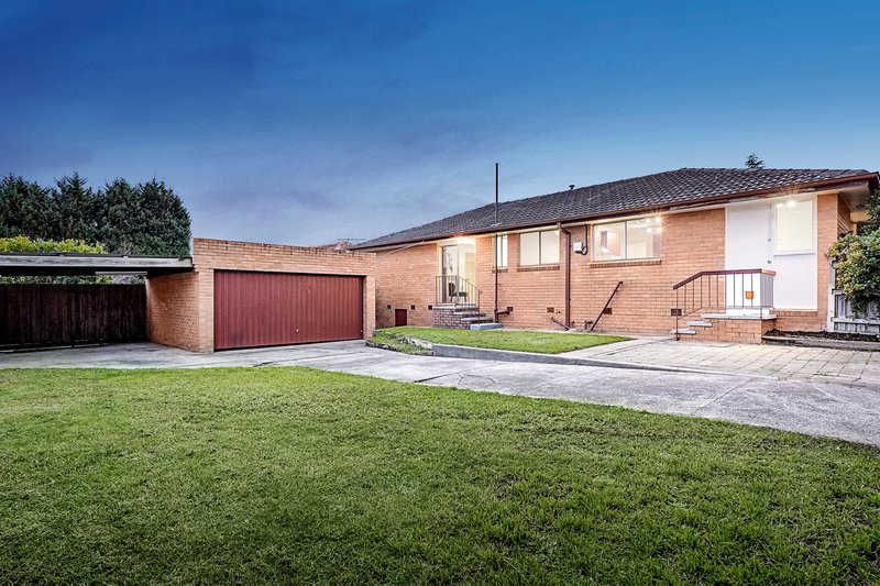 Photo - 54 Whitehaven Crescent, Mulgrave VIC 3170 - Image 11