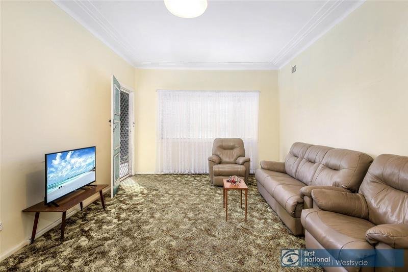 Photo - 54 Wyena Road, Pendle Hill NSW 2145 - Image 2