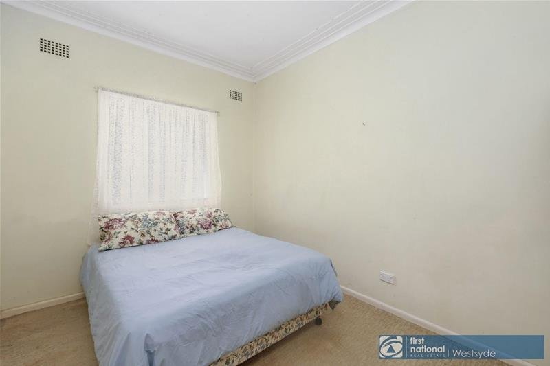 Photo - 54 Wyena Road, Pendle Hill NSW 2145 - Image 5