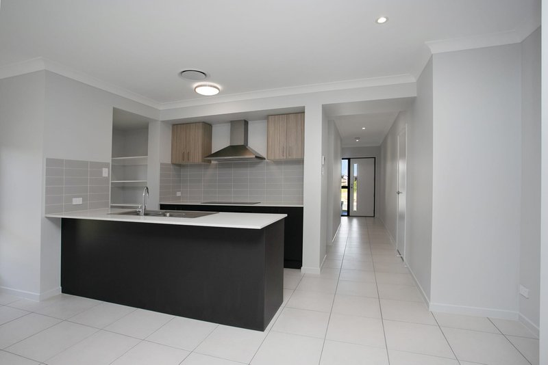 Photo - 54 Yellowstone Circuit, Yarrabilba QLD 4207 - Image 4