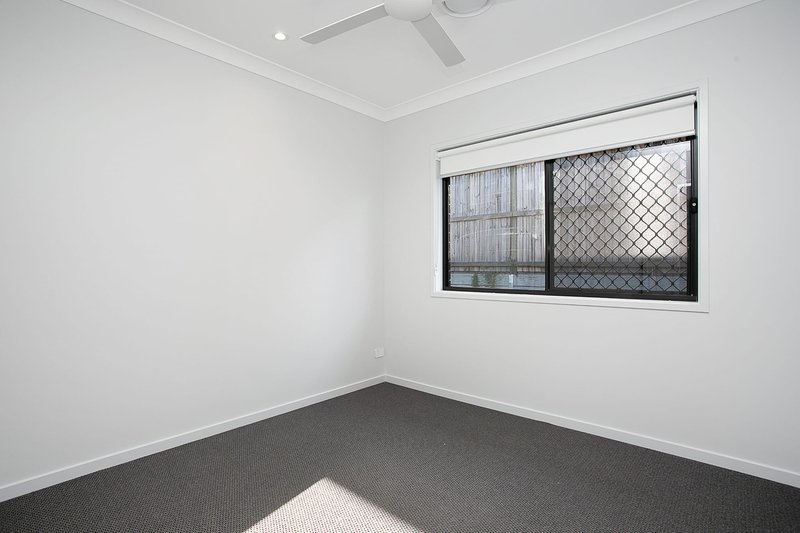 Photo - 54 Yellowstone Circuit, Yarrabilba QLD 4207 - Image 8