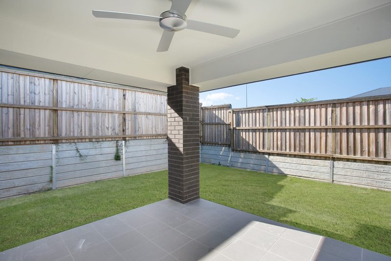 Photo - 54 Yellowstone Circuit, Yarrabilba QLD 4207 - Image 10