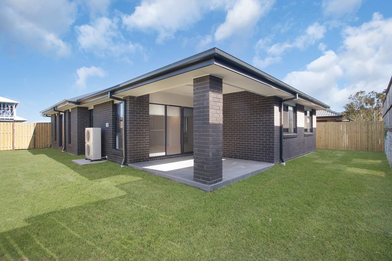 Photo - 54 Yellowstone Circuit, Yarrabilba QLD 4207 - Image 11