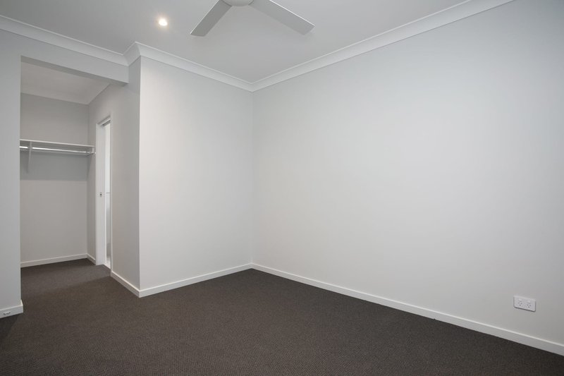 Photo - 54 Yellowstone Circuit, Yarrabilba QLD 4207 - Image 12