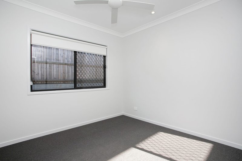 Photo - 54 Yellowstone Circuit, Yarrabilba QLD 4207 - Image 14