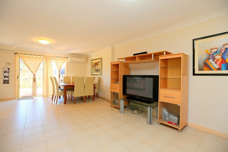 Photo - 5/40-43 Larien Crescent, Birrong NSW 2143 - Image 1