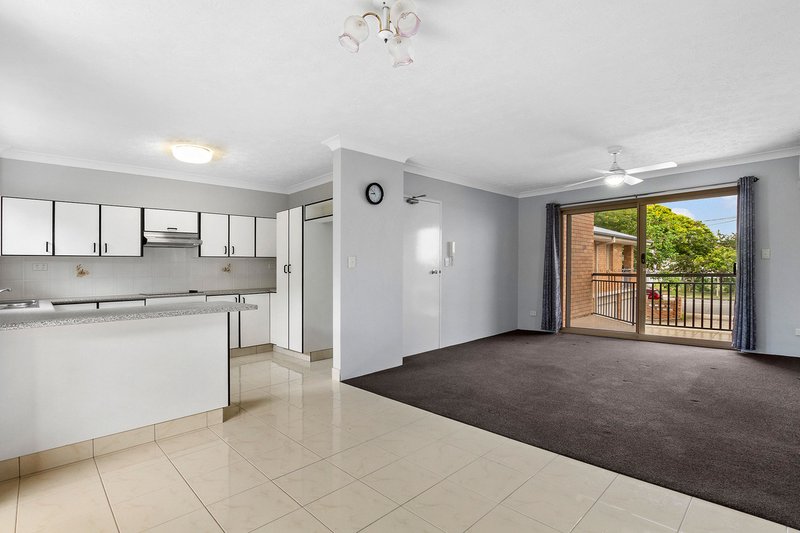 Photo - 5/402 Zillmere Road, Zillmere QLD 4034 - Image 2