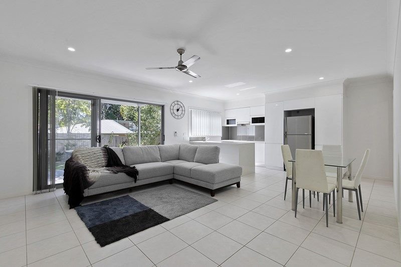 Photo - 5/41-45 Benfer Road, Victoria Point QLD 4165 - Image 3