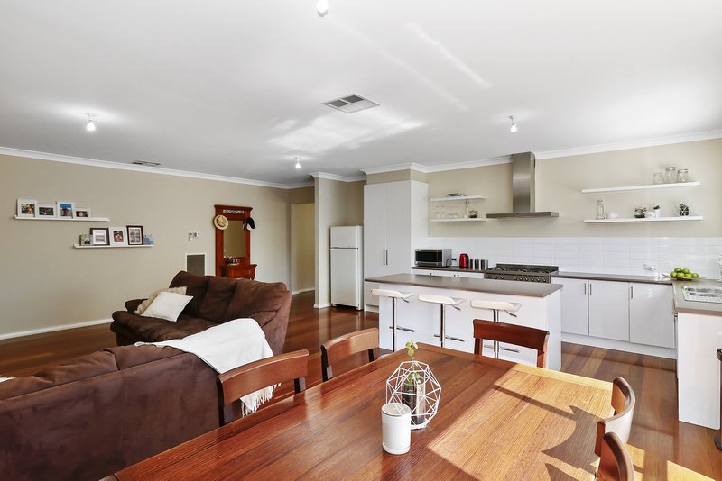 Photo - 5/41 Howard Street, Seville VIC 3139 - Image 2