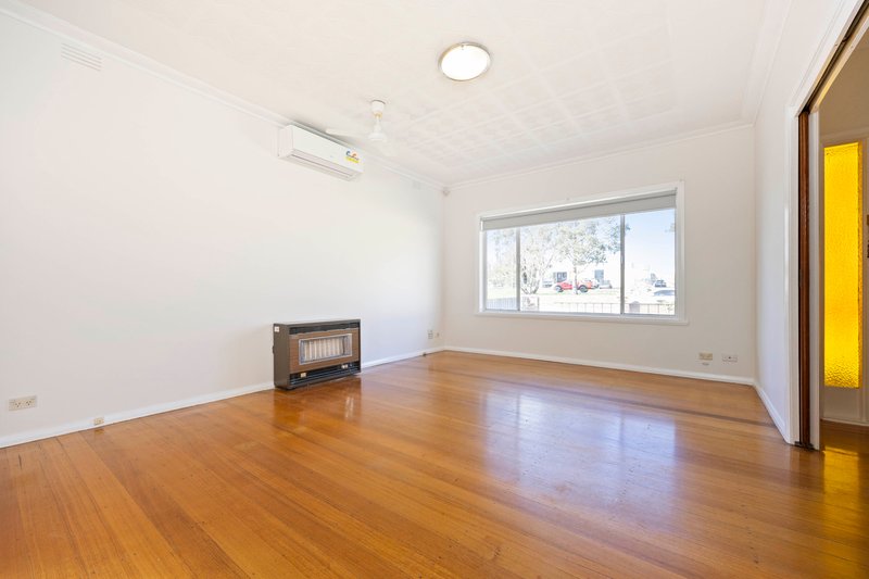 Photo - 541 Mountain Highway, Bayswater VIC 3153 - Image 3