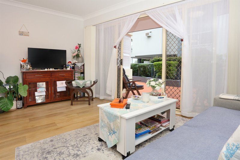 Photo - 5/416 Marine Parade, Biggera Waters QLD 4216 - Image 7