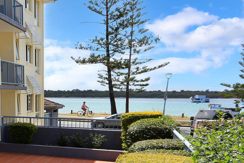 Photo - 5/416 Marine Parade, Biggera Waters QLD 4216 - Image 2