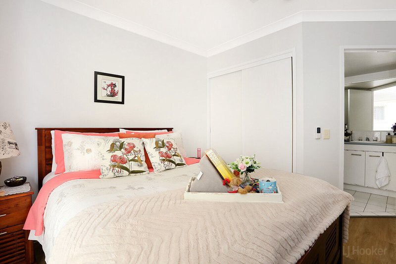 Photo - 5/416 Marine Parade, Biggera Waters QLD 4216 - Image 5