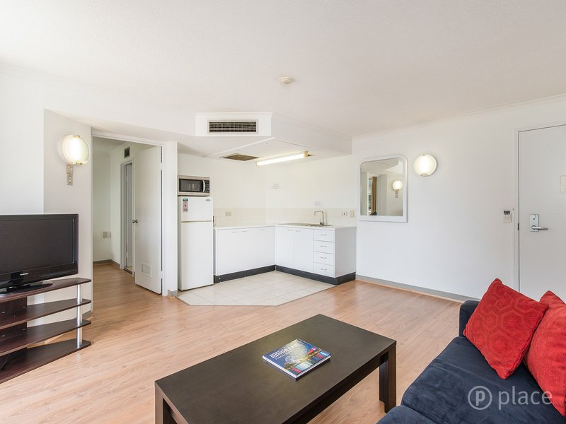 Photo - 54/160 Roma Street, Brisbane City QLD 4000 - Image 2