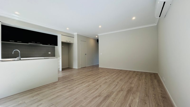 Photo - 542 Brookfield Boulevard, Mickleham VIC 3064 - Image 5