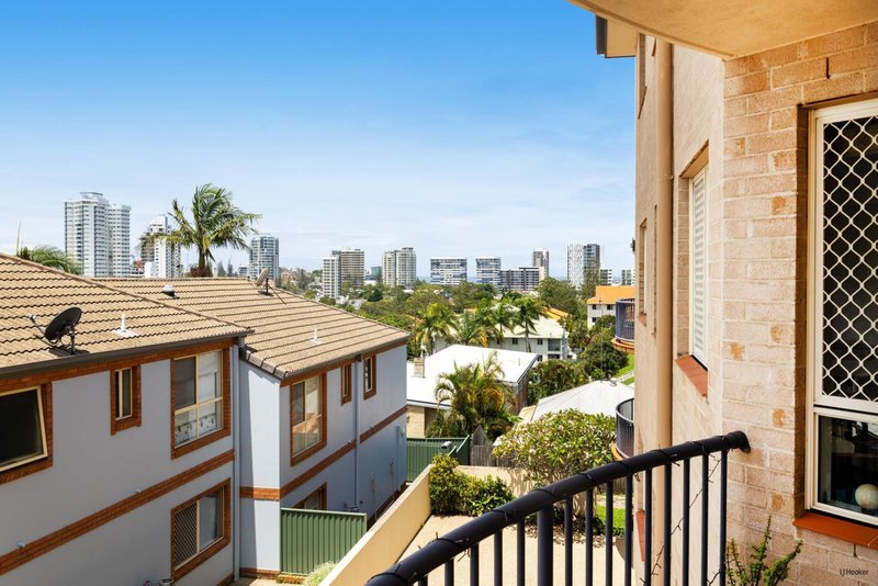 Photo - 5/42 Garrick Street, Coolangatta QLD 4225 - Image 5