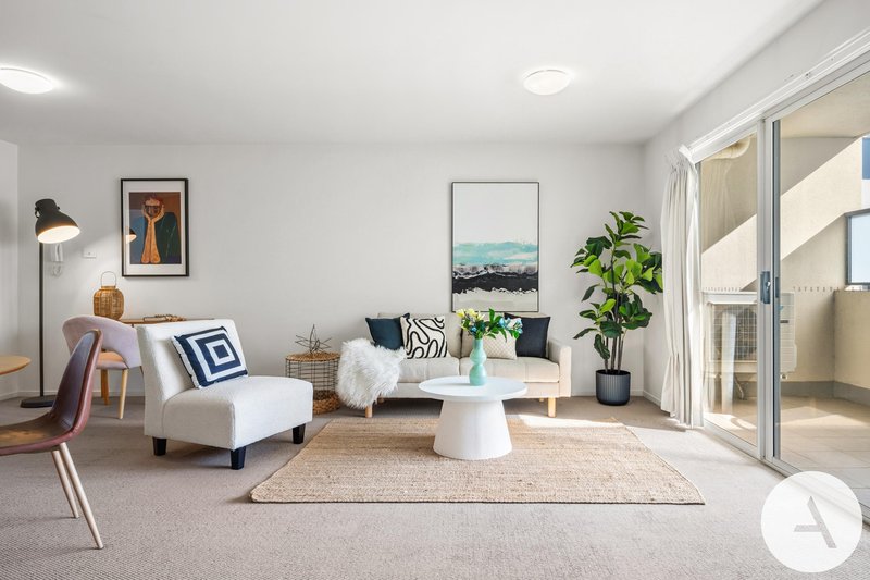 Photo - 54/28 Mort Street, Braddon ACT 2612 - Image 2