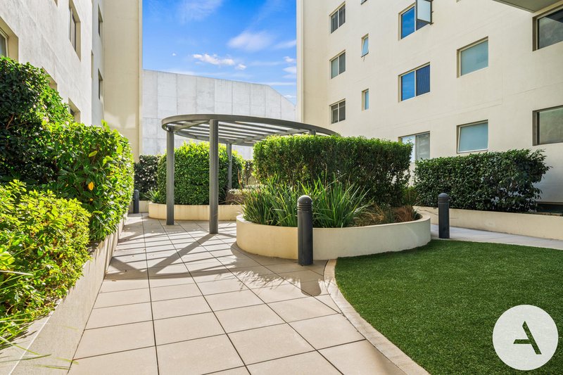 Photo - 54/28 Mort Street, Braddon ACT 2612 - Image 9