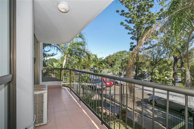 Photo - 5/43 Enderley Avenue, Surfers Paradise QLD 4217 - Image 6