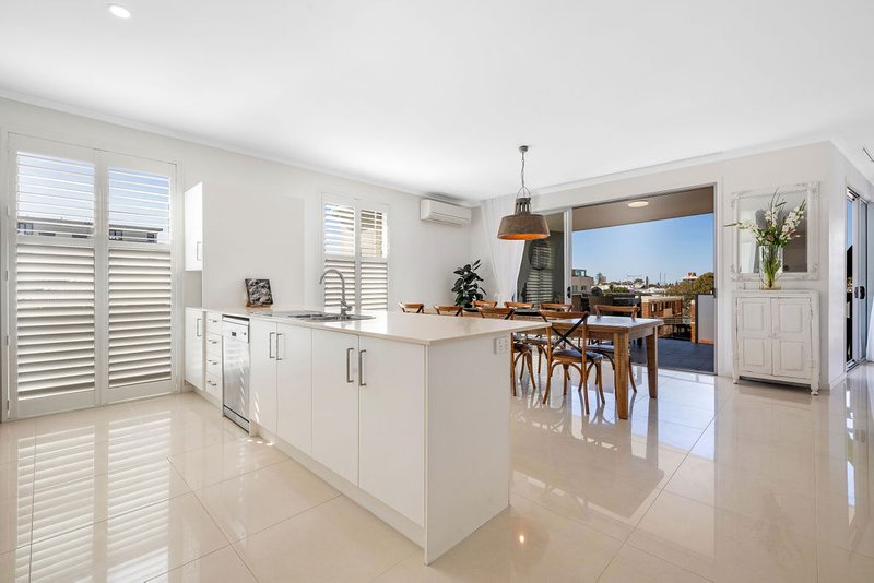 Photo - 5/44 Burnett Street, Mooloolaba QLD 4557 - Image 4