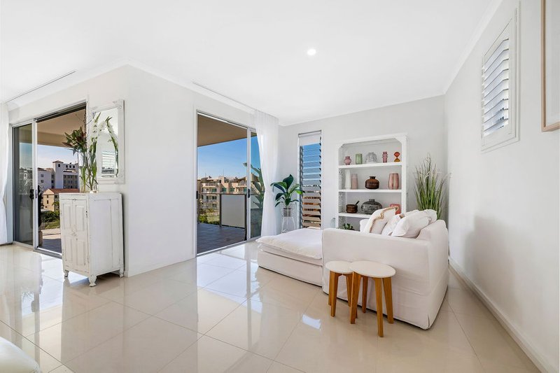 Photo - 5/44 Burnett Street, Mooloolaba QLD 4557 - Image 5