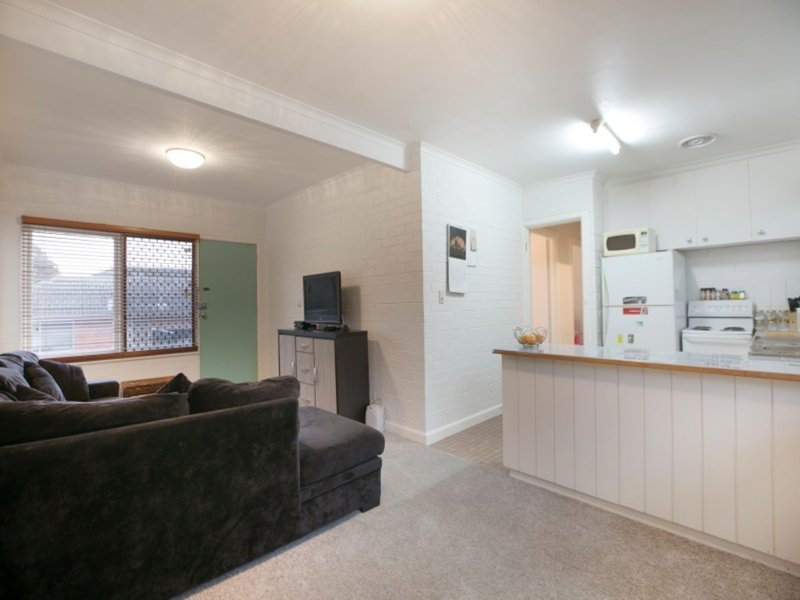 Photo - 5/44 Petrie Street, Frankston VIC 3199 - Image 3