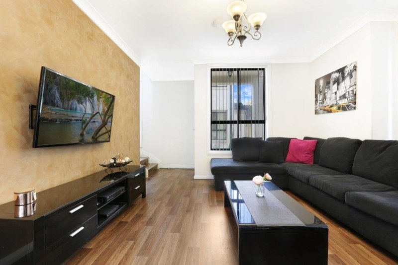 Photo - 5/44 Rowland Avenue, Wollongong NSW 2500 - Image 2