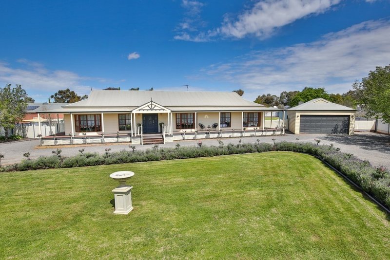 Photo - 545 Eleventh Street, Mildura VIC 3500 - Image 1