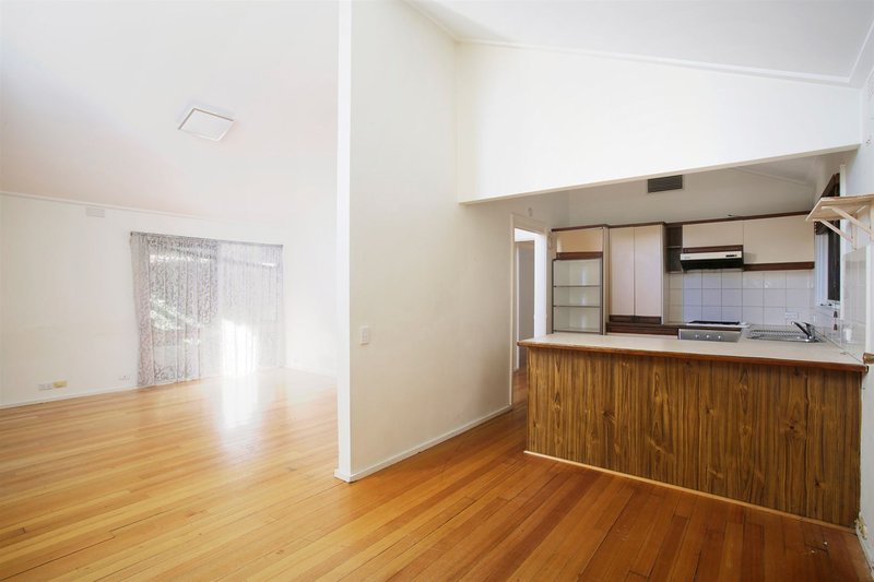 Photo - 545 Waverley Road, Glen Waverley VIC 3150 - Image 5