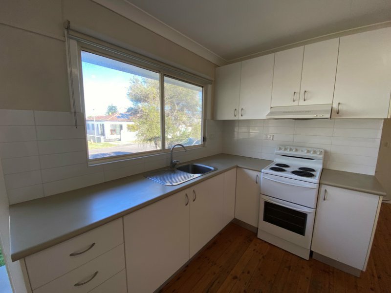 Photo - 5/47 Currawong Street, Blue Bay NSW 2261 - Image 2