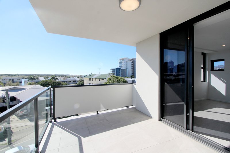 Photo - 5/49 Duporth Avenue, Maroochydore QLD 4558 - Image 2