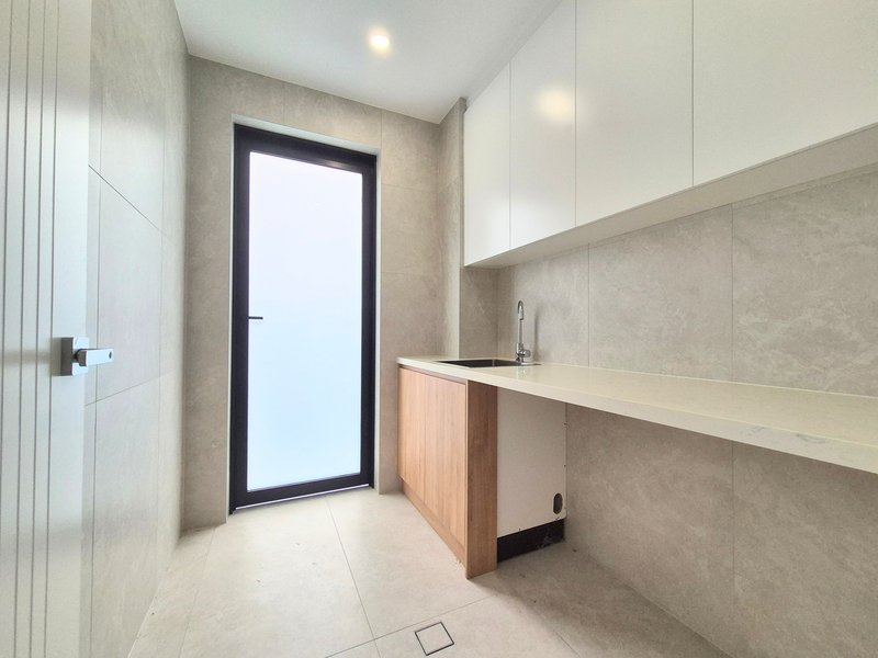 Photo - 54A Allambee Crescent, Beverly Hills NSW 2209 - Image 11